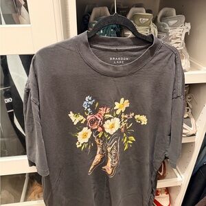 Charcoal Floral Boot Tee
